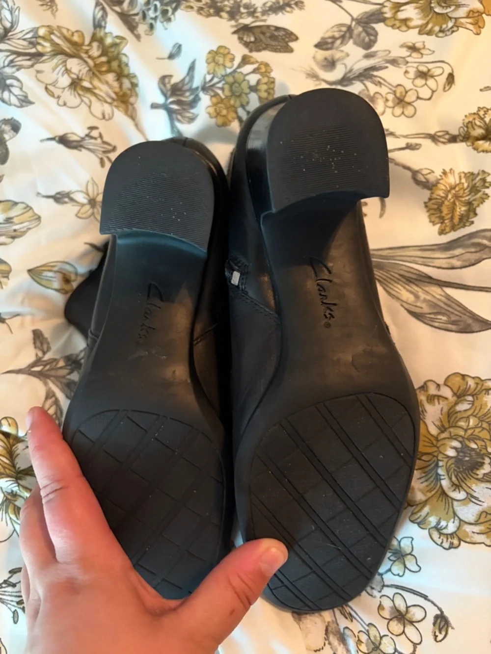 Clarks Black‎ Leather Ankle Booties with Side Zip
